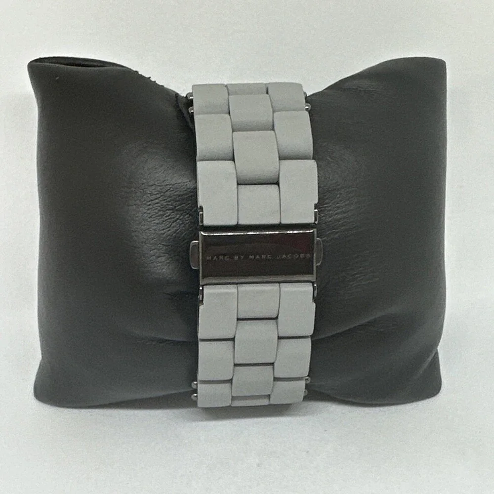 Marc By Marc Jacobs MBM2566 Women Silicone Strap Analog Dial Quartz Watch HME755